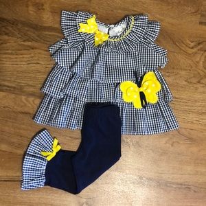 Rare editions seersucker set is great condition.